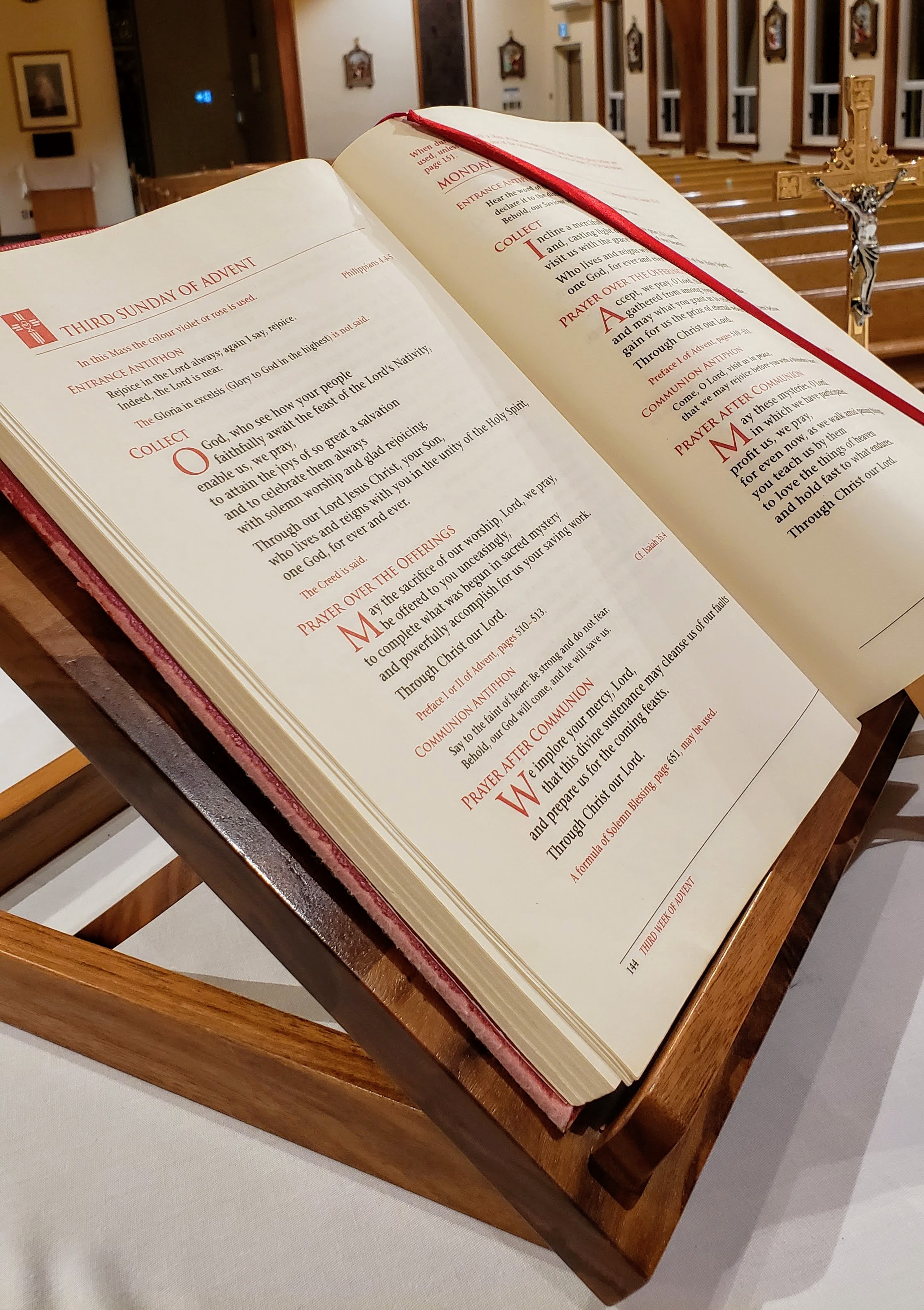 Lectionary opened to the Third Sunday of Advent